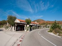 Located in the hinterland of the town of Bakar, along the old road towards Zagreb. Tavern offers various meat and fish dishes in pleasant ambience with big outdoor terrace and parking facilities.