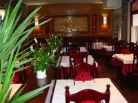 L´ambiente del ristorante Asia unisce elementi dell´architettura tradizionale litoranea e mediterranea e dettagli della cultura orientale, per un piacevole viaggio gastronomico attraverso la Cina.