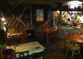 Piatti della cucina messicana e italiana nel cuore di Trsat. Su una terrazza soleggiata e riscaldata nei mesi invernali, tra la lettura di un quotidiano e una chiacchiera, potrete gustare il caffè del mattino, un toast, un croissant o una gustosa coppa di gelato.