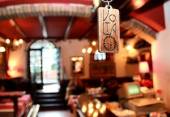 Questa trattoria del centro storico offre vari spuntini e specialità della cucina litoranea e istriana.